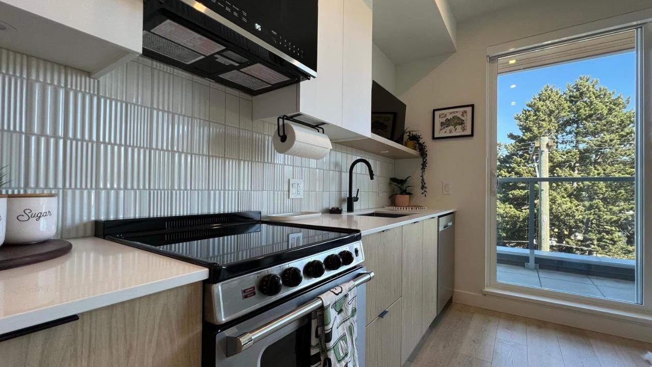 Hillside Oasis By Iris Properties! 維多利亞 外观 照片